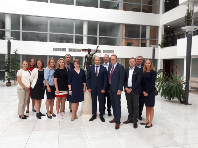 Vilniaus miesto apylinkės teisme viešėjo Suomijos advokatų delegacija 