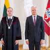 Teisėjas G.Višinskis su Prezidentu G.Nausėda. Lietuvos Respublikos Prezidento kanceliarijos nuotrauka /Robertas Dačkus.