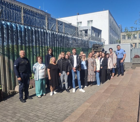 Dar viena teismo darbuotojų grupė susipažino su Vilniaus kalėjimu